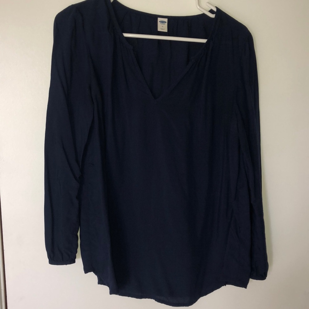 Long sleeve navy top